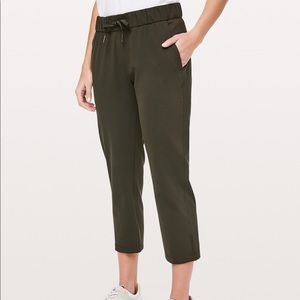 NWOT lululemon on The Fly crop